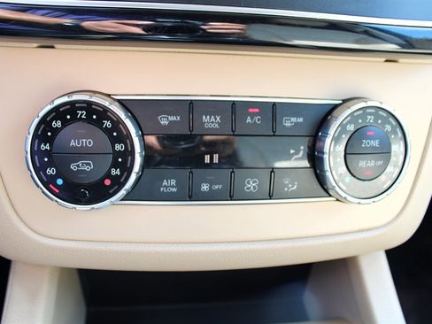 Used 2017 Mercedes-Benz GLS 450 4MATIC image 39