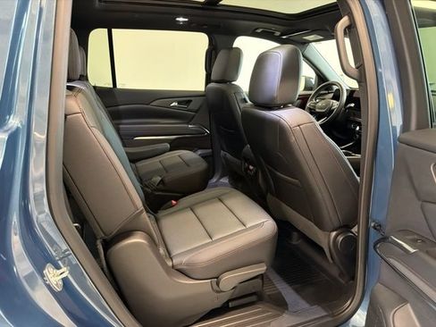 Used 2025 Chevrolet Traverse Z71 w/ LPO, Floor Liner Package AWD/4WD image 42