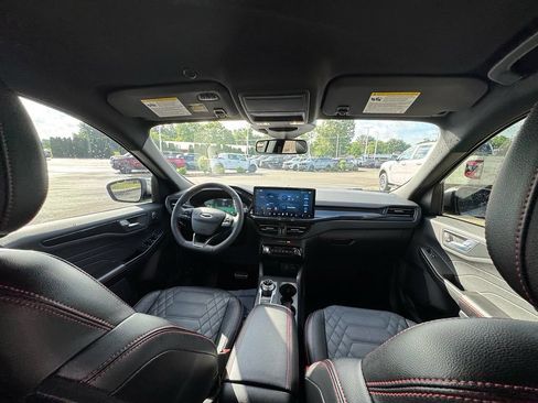 Used 2023 Ford Escape ST-Line Elite w/ Premium Technology Package AWD/4WD image 18