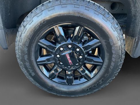 Used 2025 GMC Sierra 2500 AT4 w/ AT4 Premium Plus Package image 8