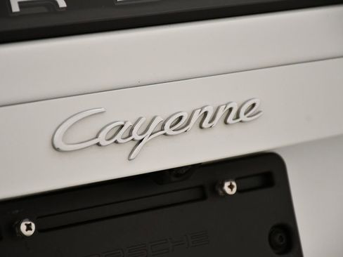 Used 2023 Porsche Cayenne image 11