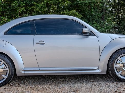 Used 2016 Volkswagen Beetle 1.8T SEL FWD image 6