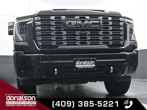 Used 2025 GMC Sierra 2500 Denali Ultimate w/ Max Trailering Package image 14