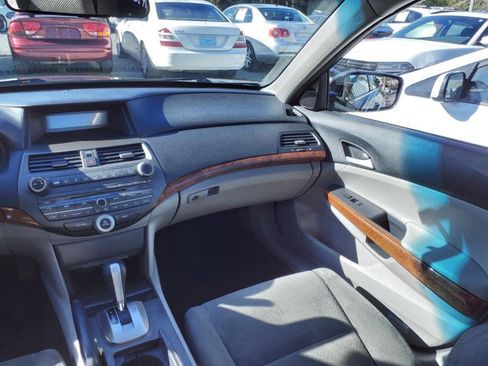 Used 2011 Honda Accord EX image 10