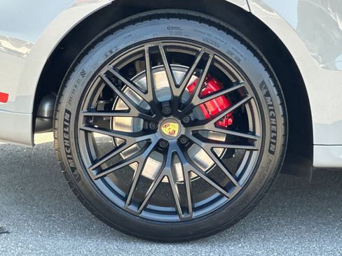 New 2026 Porsche Macan GTS image 43