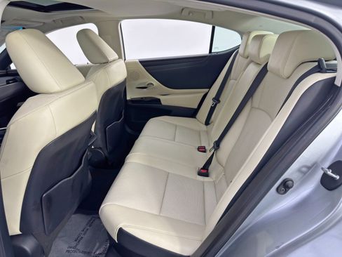 Used 2022 Lexus ES 300h w/ Premium Package image 42