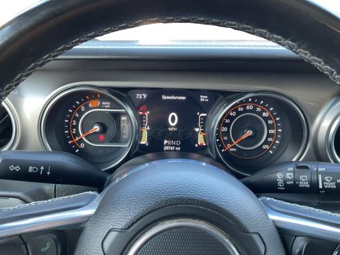 Used 2021 Jeep Wrangler Unlimited Sahara image 12