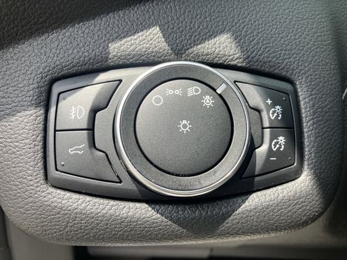 Used 2017 Ford Escape SE w/ Equipment Group 201A FWD image 20