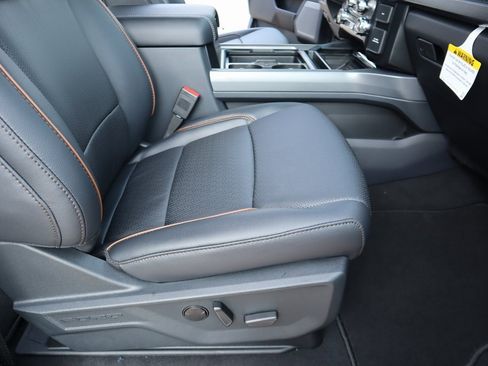 New 2026 Ford F250 Lariat w/ Black Appearance Package image 15