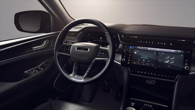 New 2026 Jeep Grand Cherokee Limited w/ Limited Altitude Package AWD/4WD image 9