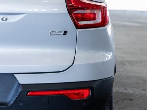 New 2025 Volvo XC40 B5 Plus image 24