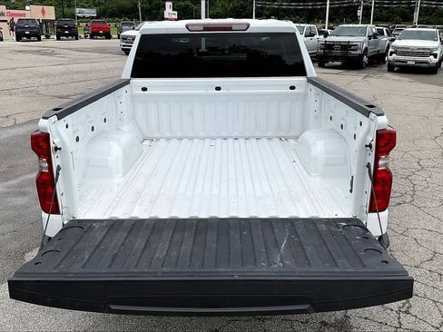 Used 2023 Chevrolet Silverado 1500 LT AWD/4WD image 25