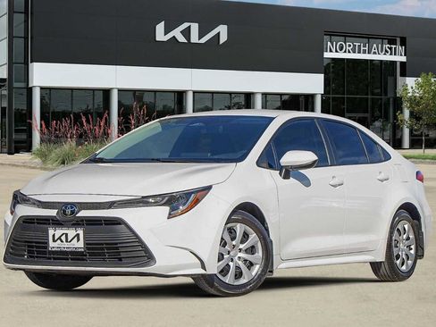 Used 2024 Toyota Corolla LE image 1