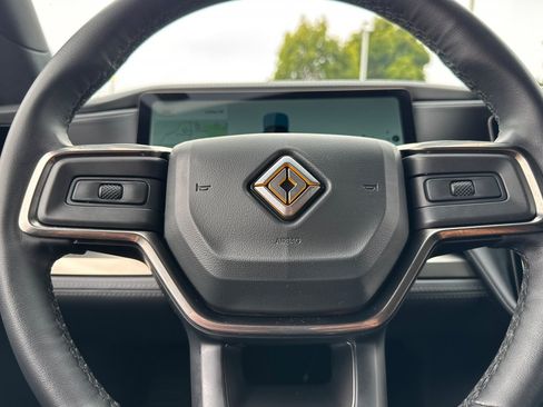 Used 2025 Rivian R1S Adventure AWD/4WD image 10