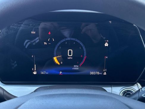 Used 2025 Chevrolet Trax LT FWD image 27