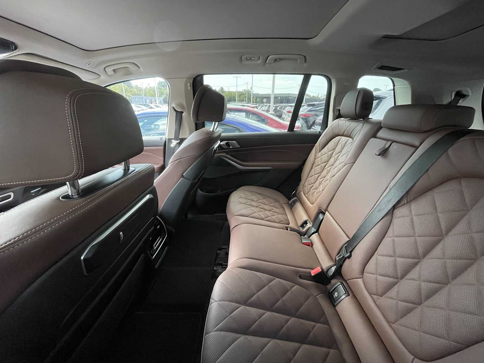 Used 2024 BMW X7 xDrive40i w/ Premium Package AWD/4WD image 10