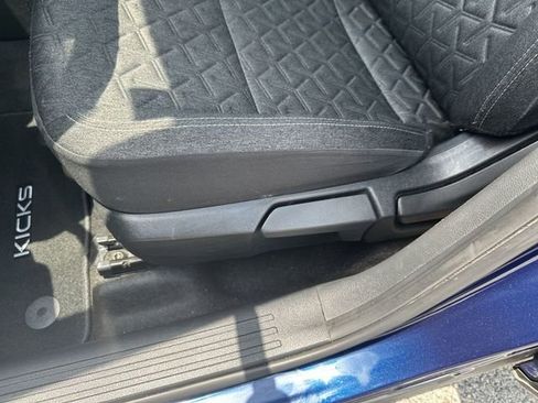 Used 2025 Nissan Kicks SV AWD/4WD image 14