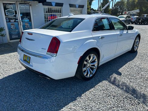 Used 2019 Chrysler 300 Limited image 5