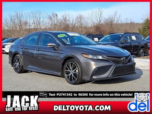 Certified 2023 Toyota Camry SE image 1