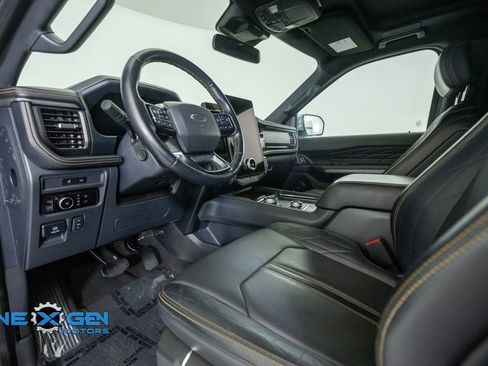 Used 2023 Ford Expedition Platinum AWD/4WD image 10