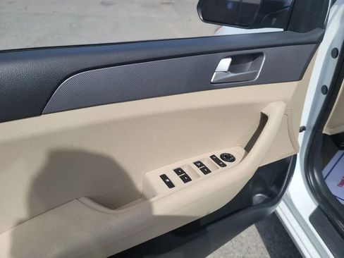 Used 2016 Hyundai Sonata SE FWD image 11