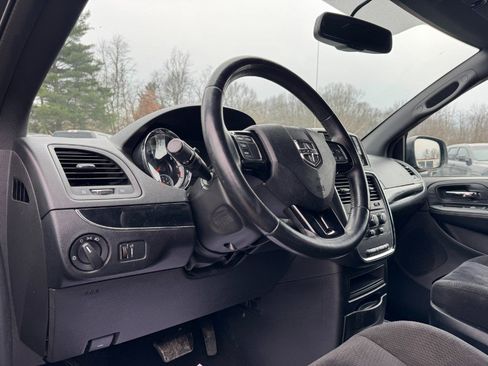 Used 2014 Dodge Grand Caravan SE image 14