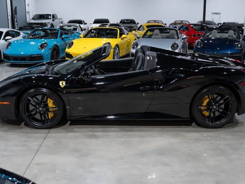 Used 2018 Ferrari 488 Spider image 3