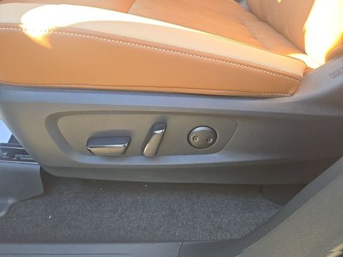 New 2026 Nissan Pathfinder Platinum image 10