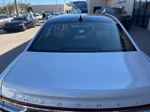 Used 2019 Lincoln Continental Reserve image 6