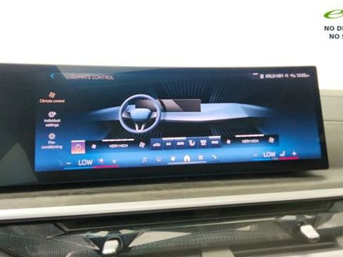 Used 2025 BMW X7 xDrive40i AWD/4WD image 51