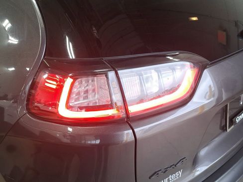 Certified 2021 Jeep Cherokee Latitude Lux 80th Anniv w/ Quick Order Package 26U 80TH AWD/4WD image 35
