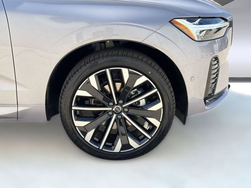 New 2026 Volvo XC60 B5 Ultra w/ Climate Package AWD/4WD image 11
