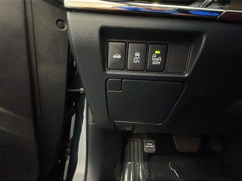 Used 2013 Toyota Avalon XLE Touring FWD image 24