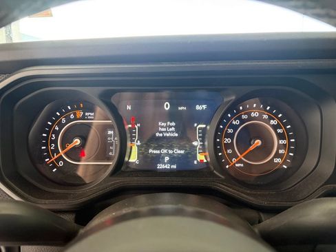 Used 2025 Jeep Gladiator Rubicon AWD/4WD image 6