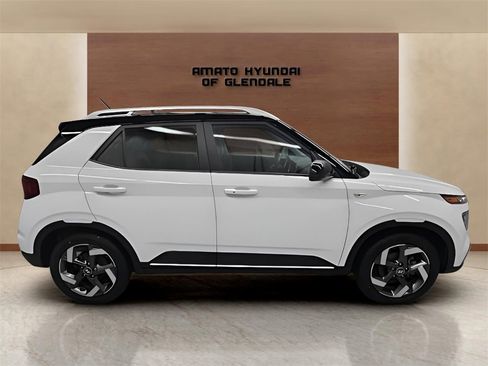 Certified 2023 Hyundai Venue Limited image 7