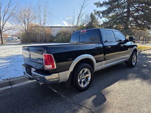 Used 2014 RAM 1500 Laramie w/ Convenience Group image 10