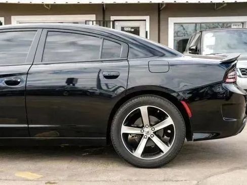 Used 2022 Dodge Charger SXT image 23