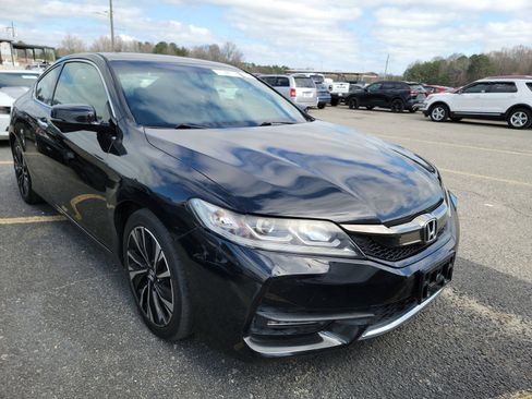 Used 2017 Honda Accord EX image 3