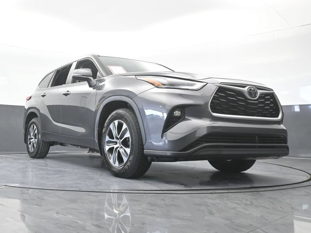 Used 2022 Toyota Highlander XLE AWD/4WD image 63