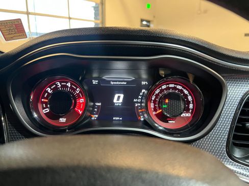 Used 2017 Dodge Challenger SRT Hellcat image 10