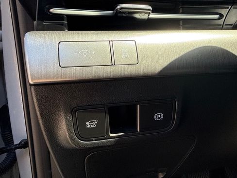 Certified 2024 Hyundai Kona Limited FWD image 14