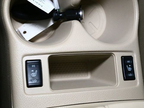 Used 2020 Nissan Rogue SV image 28