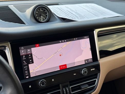 Used 2024 Porsche Macan S image 25