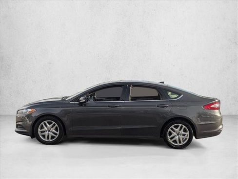 Used 2016 Ford Fusion SE image 9