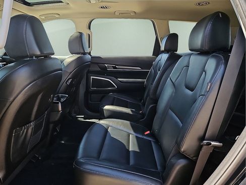 Used 2025 Kia Telluride S image 13