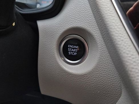 Used 2022 Toyota Corolla Cross LE w/ Moonroof Package image 26