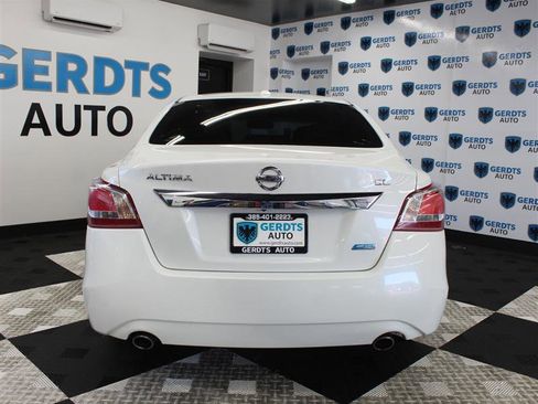 Used 2013 Nissan Altima 2.5 SL w/ Technology Pkg FWD image 3