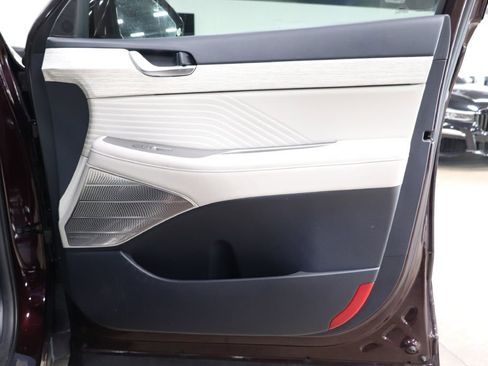 Used 2024 Hyundai Palisade Calligraphy image 26