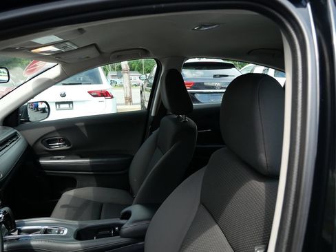 Used 2019 Honda HR-V LX image 11