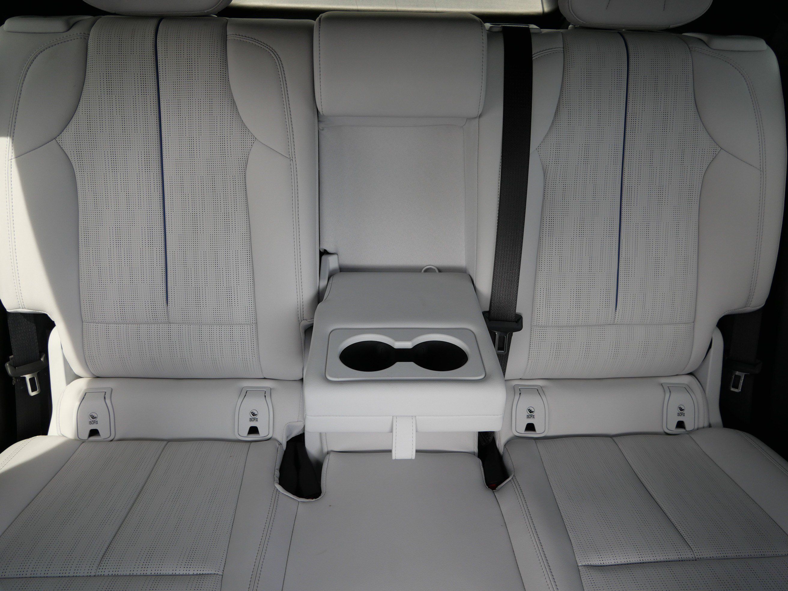 Used 2026 Cadillac Lyriq Luxury w/ LPO, Floor Liner Package AWD/4WD image 12